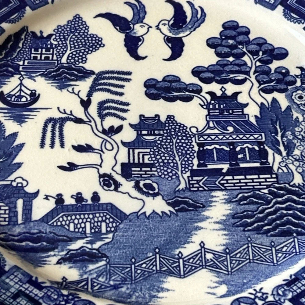 Vintage Antique Japan Blue Willow 9.25
